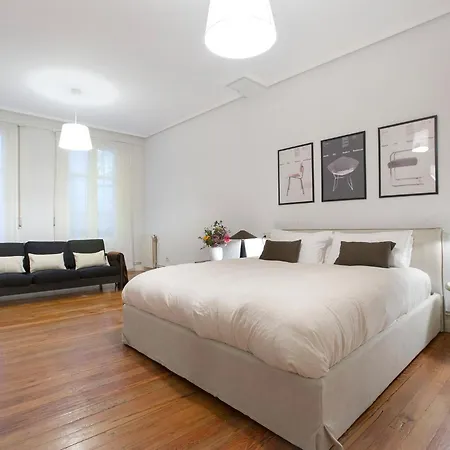 Apartmán Amplio En Casco Viejo - Corazon De