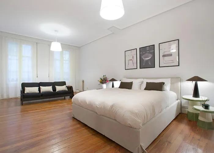 Apartmán Amplio En Casco Viejo - Corazon De