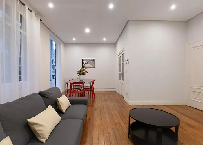 Apartmán Amplio En Casco Viejo - Corazon De