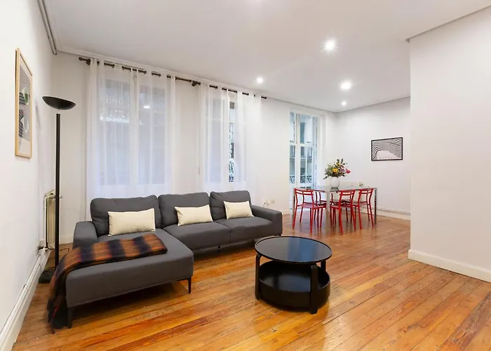 Amplio En Casco Viejo - Corazon De *