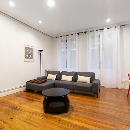 Amplio En Casco Viejo - Corazon De *