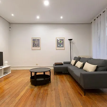 Amplio En Casco Viejo - Corazon De *